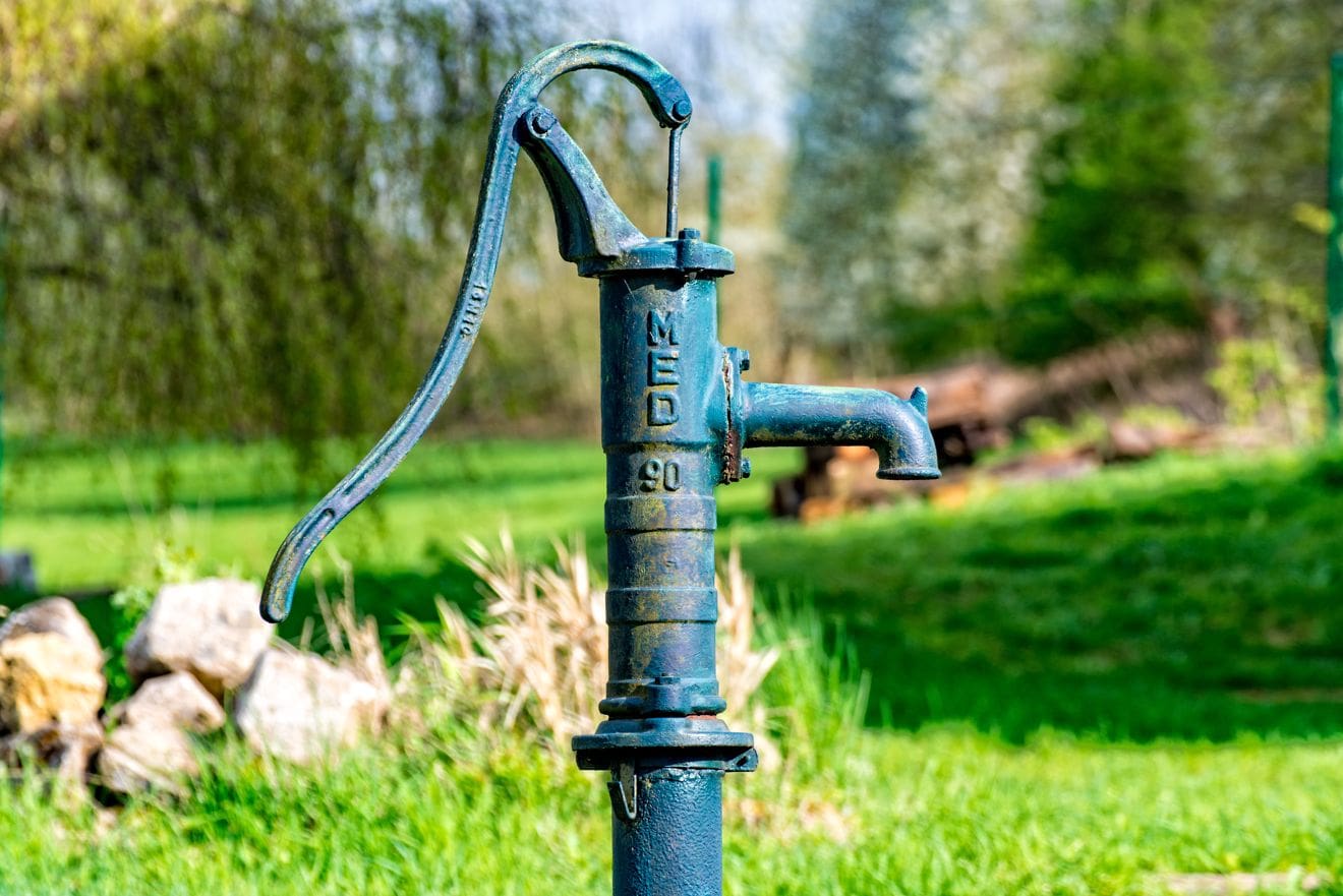 Handwasserpumpe, Wasserpumpe für tiefe Brunnen, manuelle Saugpumpe mit  automatischer Saugpumpe aus Edelstahl für Haus, Garten, Hof : :  Garten